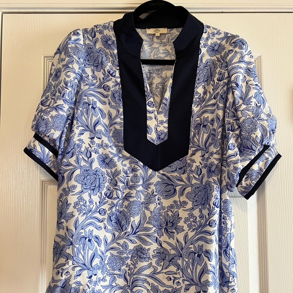 Entro Navy and White Floral Blouse